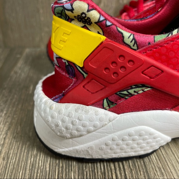 Nike Air Huarache Run Print Red Aloha Womens Size 7. - Picture 7 of 12